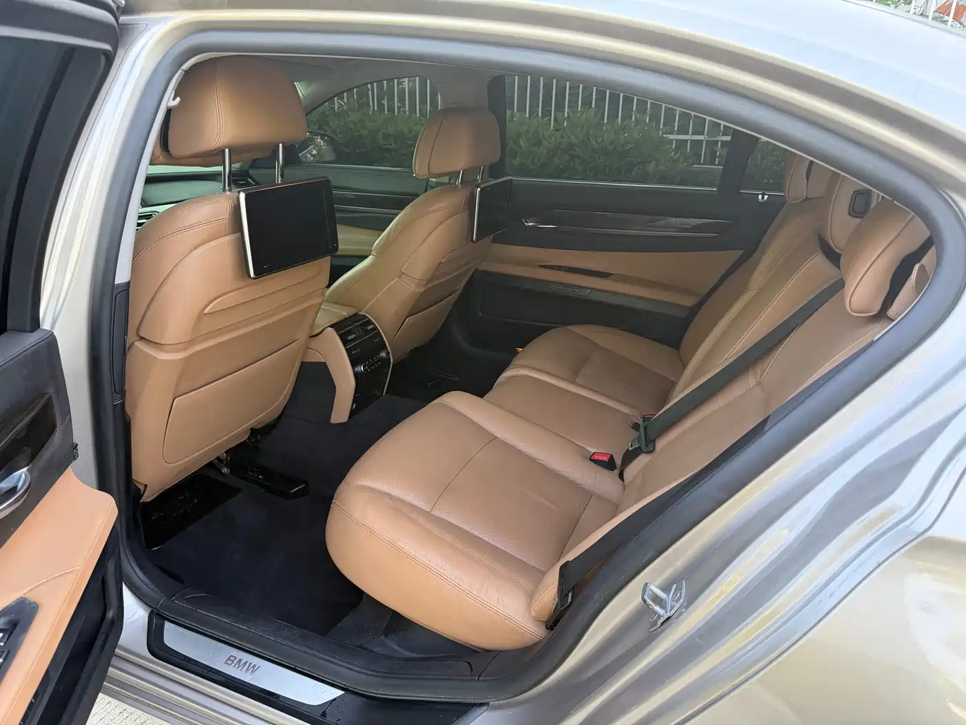 BMW 7 Series 2013 Model 740Li xDrive фото 11