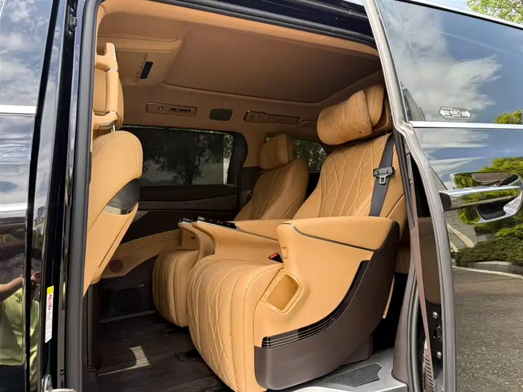 Denza D9 2025 DM-i Smart Drive Edition 1020 AWD Premium фото 7