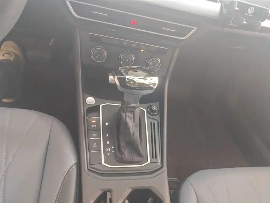 Volkswagen Lavida 2024 Model 1.5L Automatic Starlight 5 Million Edition фото 14
