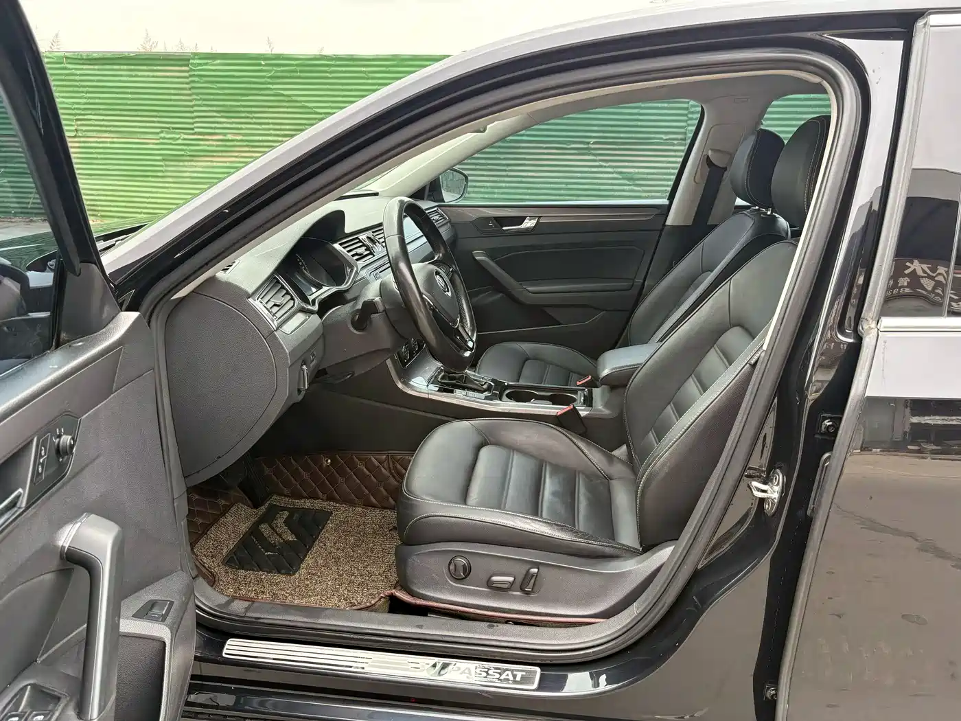 Volkswagen Passat 2016 330TSI DSG Honor Edition фото 7
