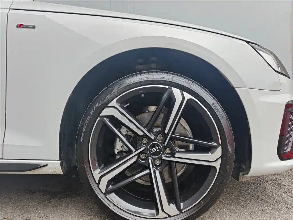 Audi A4L 2024 40 TFSI Luxury Dynamic фото 17