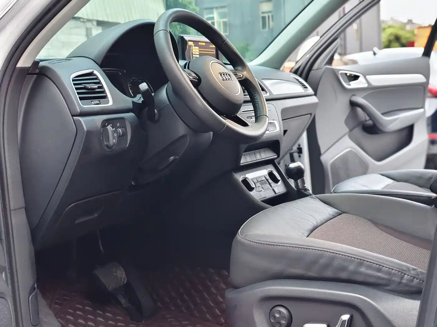 Audi Q3 2018 30th Anniversary Edition 30 TFSI Fashion фото 11