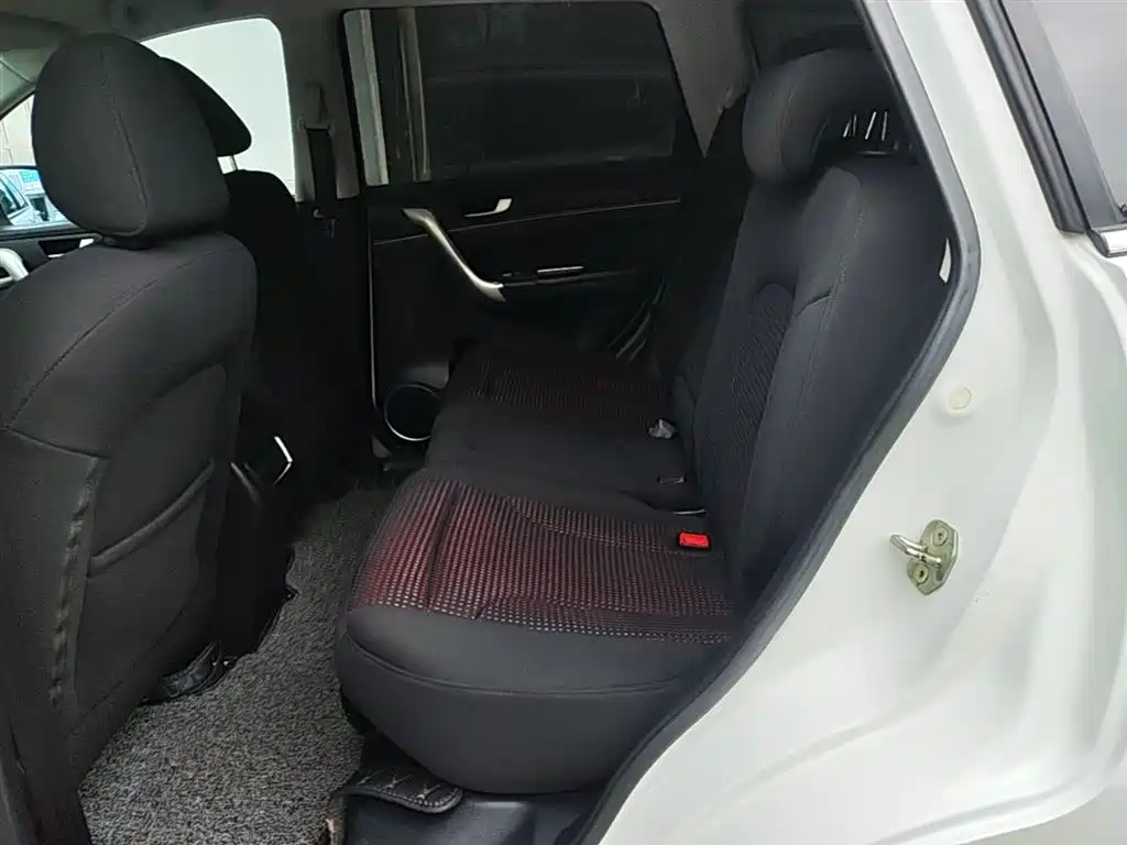 Haval M6 2017 1.5T Automatic 2WD Urban фото 17