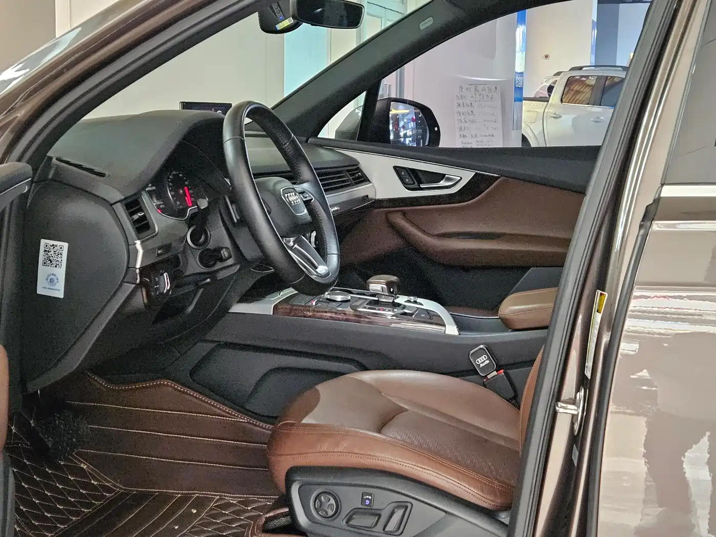 Фото 11 - Audi Q7
