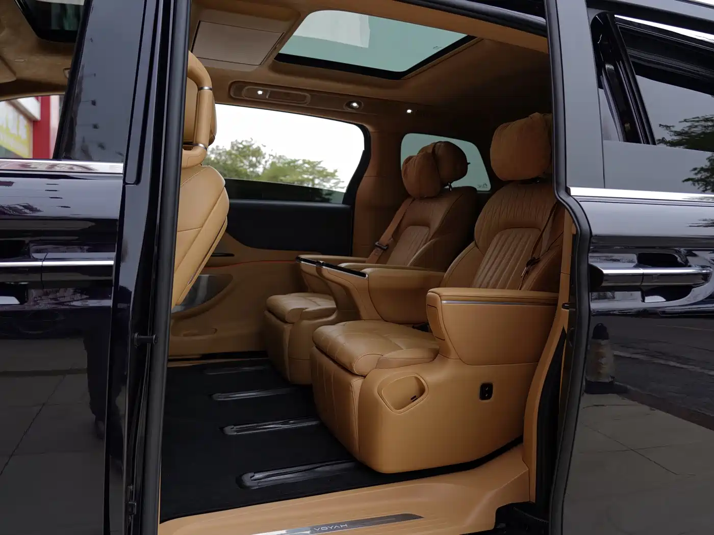 Voyah Auto Voyah Dreamer 2025 PHEV AWD Flagship Kunpeng Edition фото 6