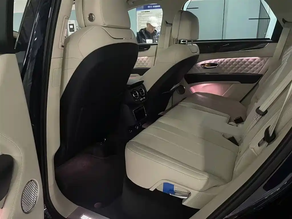 Bentley Bentayga 2021 4.0T V8 фото 8