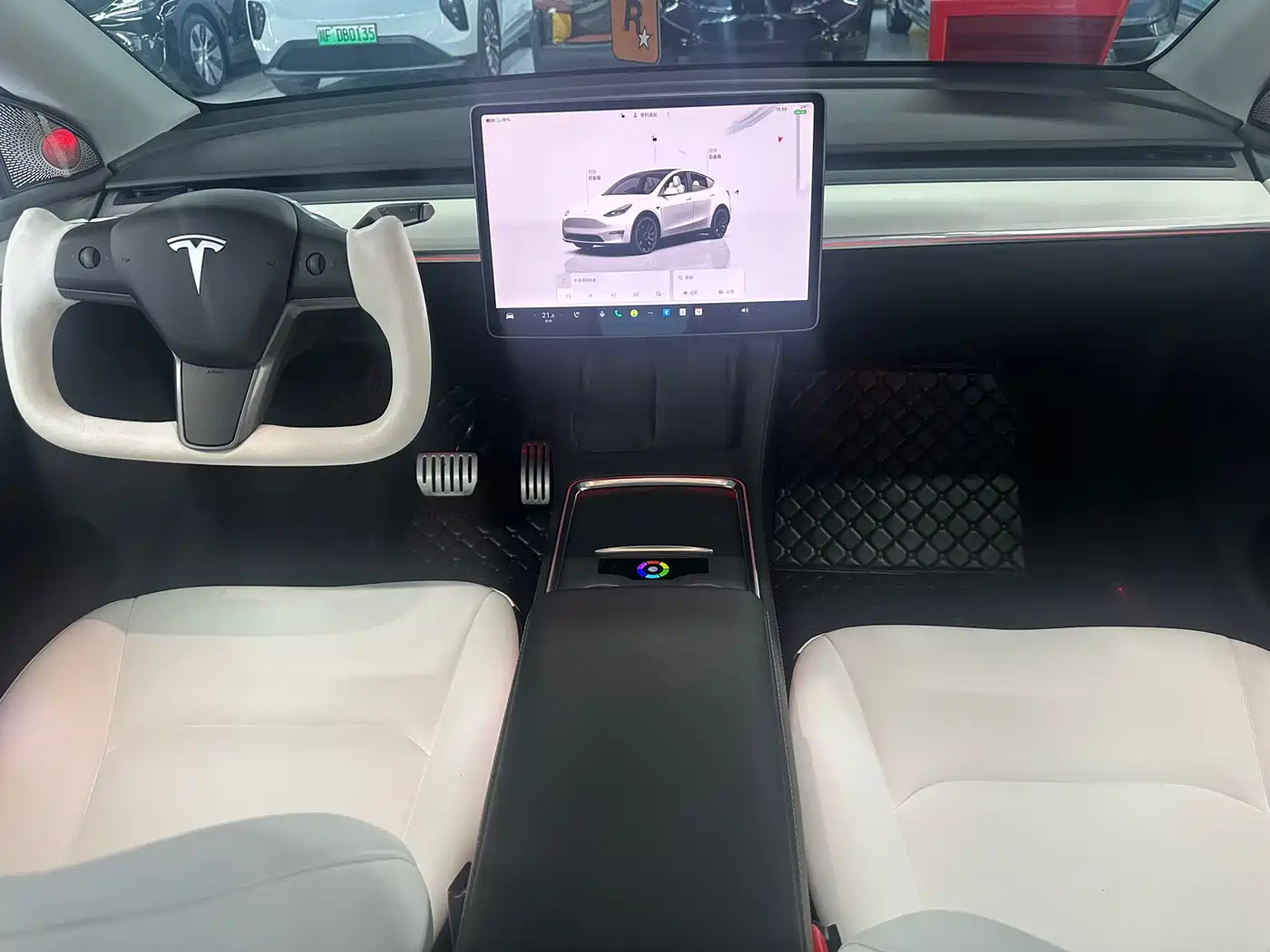 TESLA MODEL Y