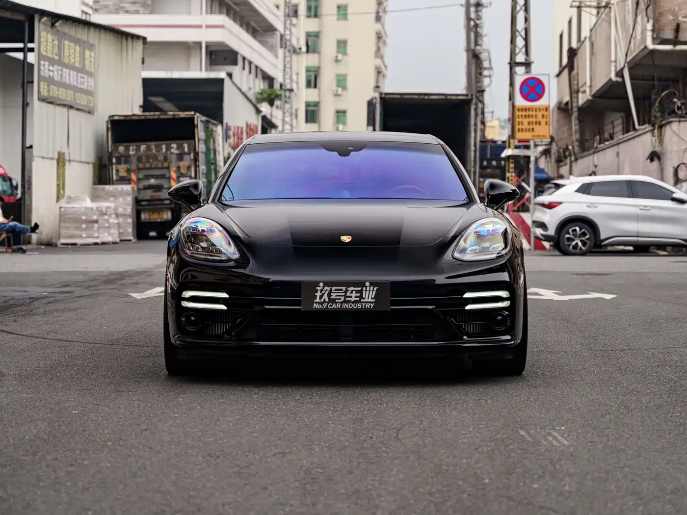 Фото 2 - Porsche Panamera
