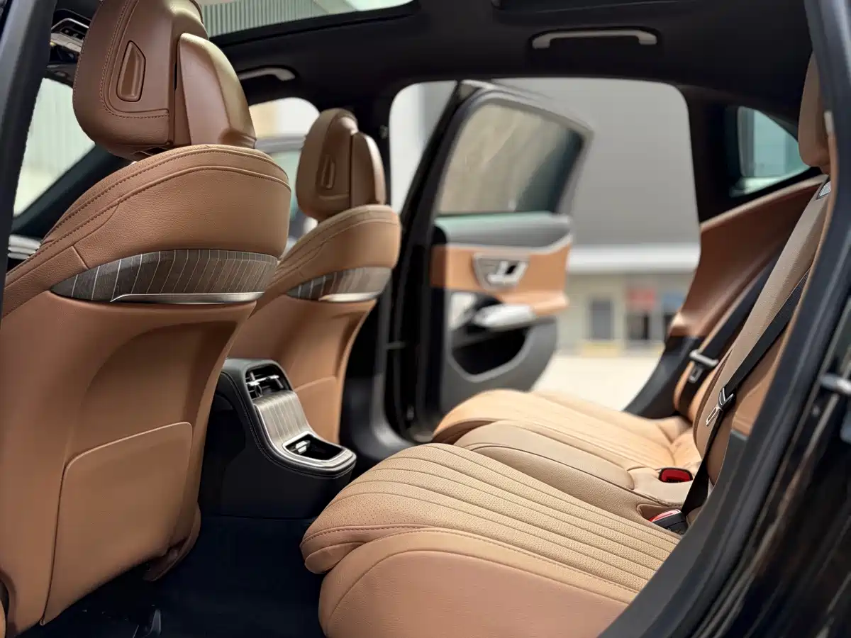 Mercedes-Benz E-Class 2025 E 300 L Luxury фото 9