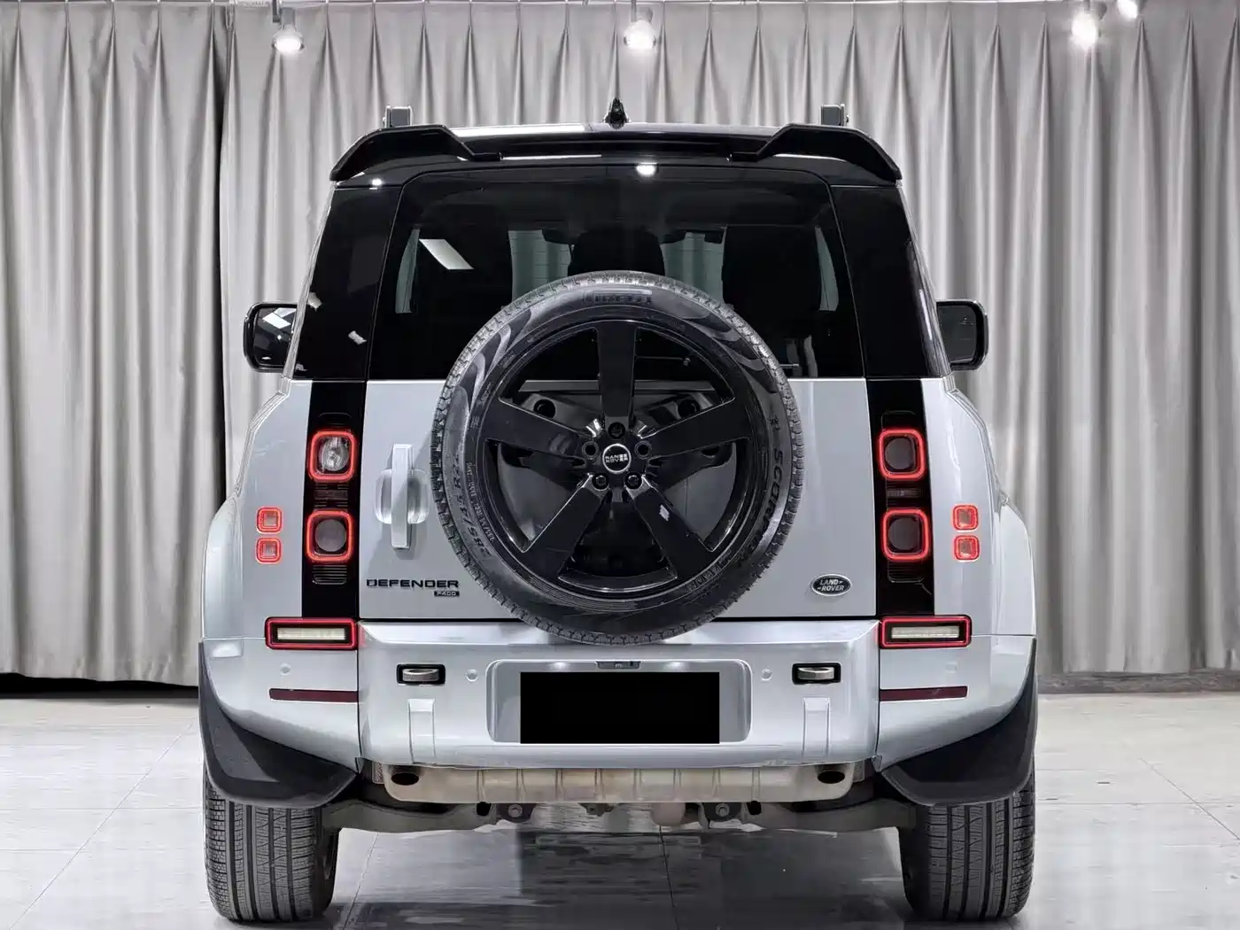 Land Rover Defender 2022 Model 90 3.0T P400 XS фото 14