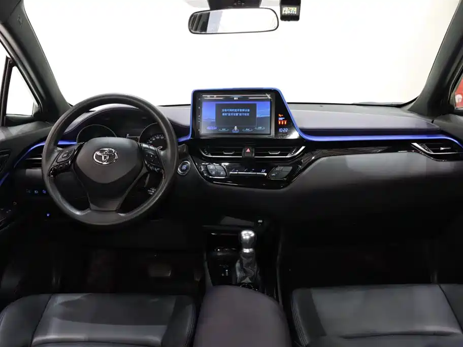 Toyota C-HR 2020 Model 2.0L Leading фото 11
