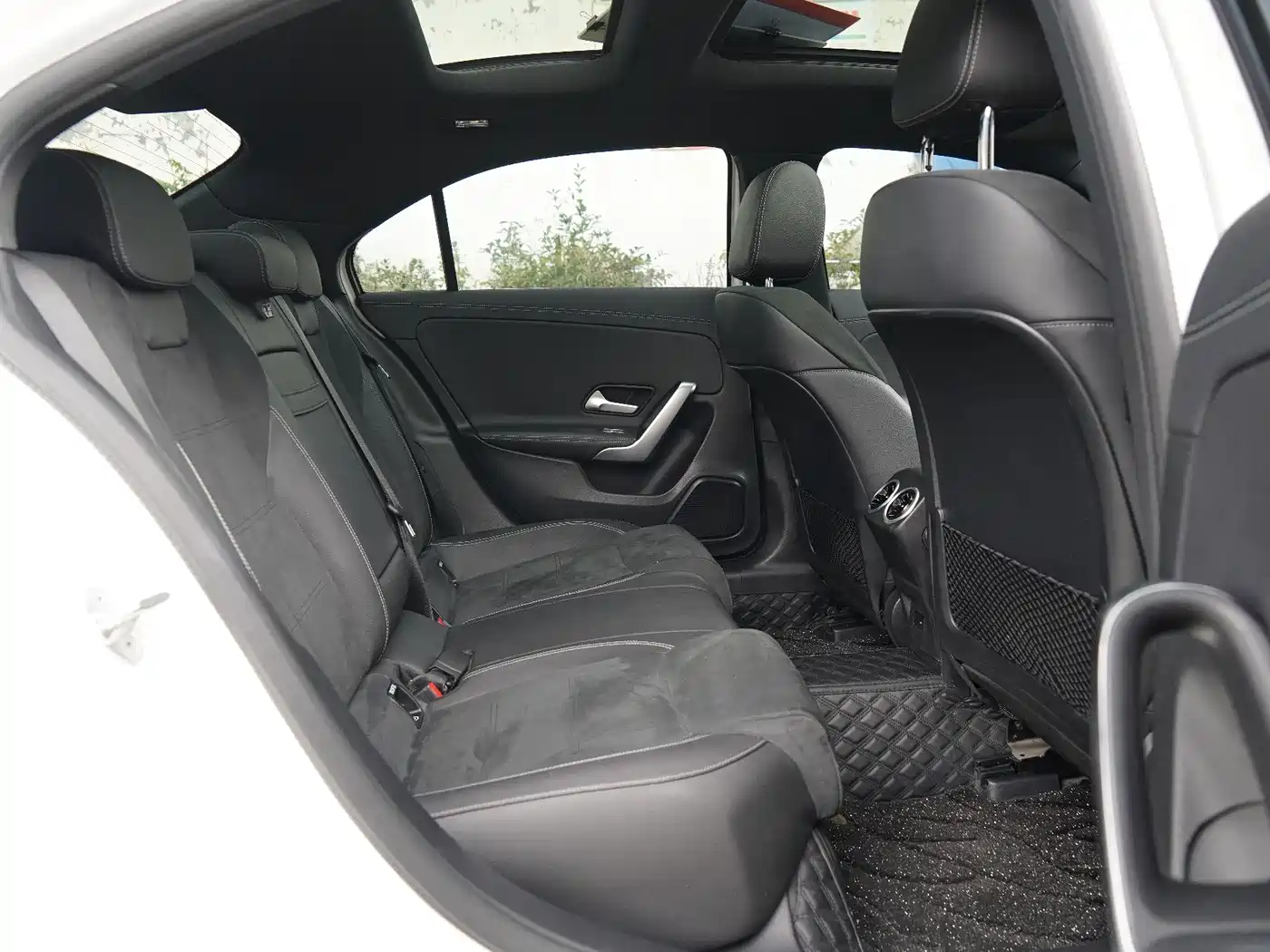 Mercedes-Benz A-Class 2023 A 200 L Fashion фото 7