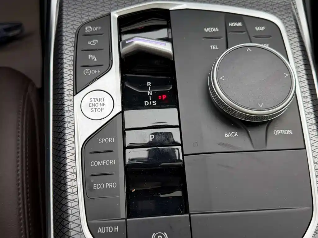 BMW 3 Series 2023 325Li M Sport Black Night Package фото 23