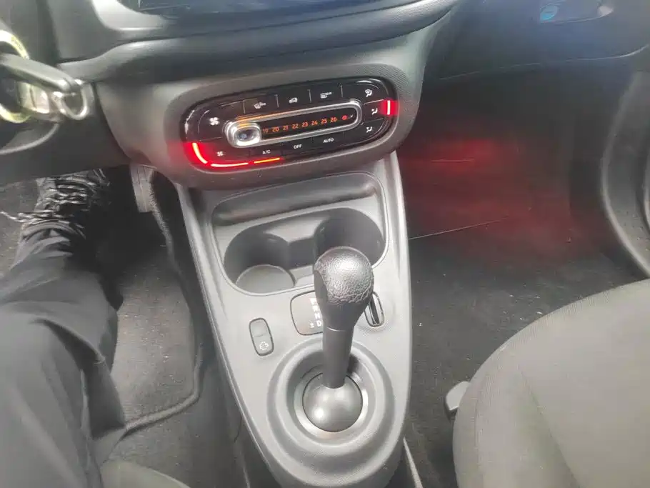 smart forfour 2018 2018 1.0L 52kW Agile Edition