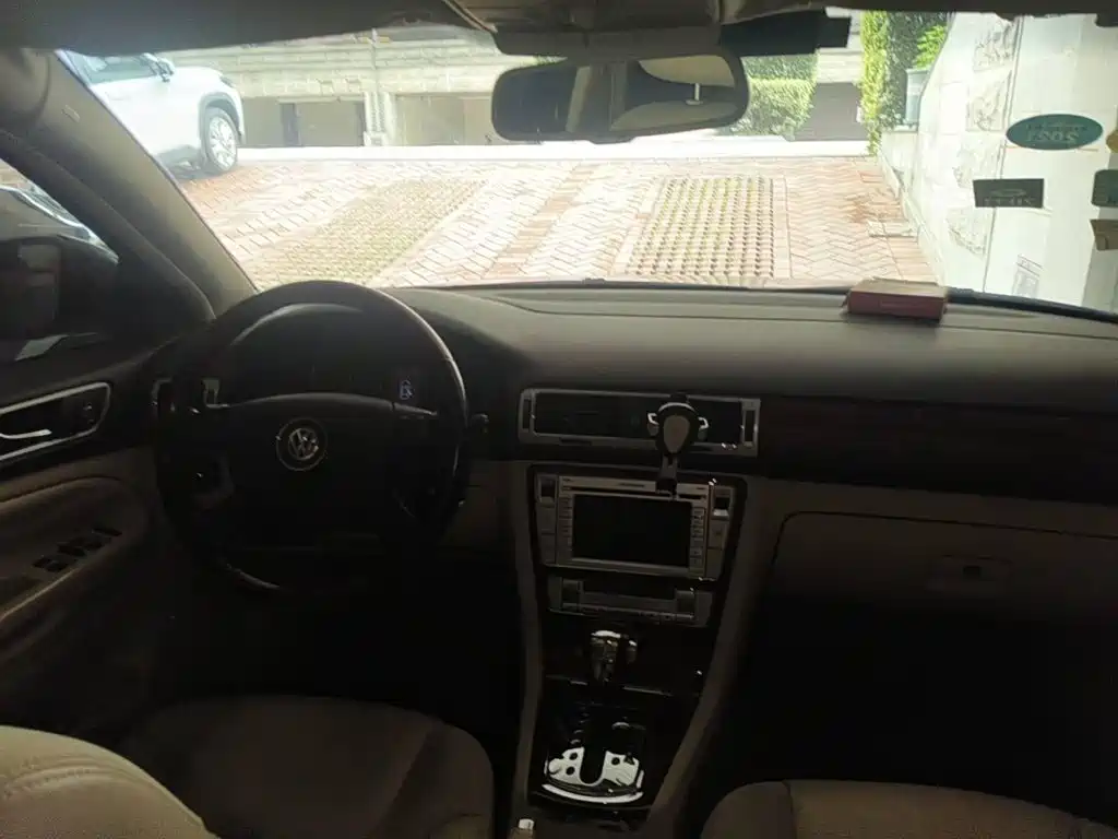 Volkswagen Passat Lingyu 2010 2009 1.8T Automatic Elite
