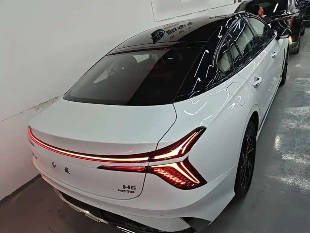 Hongqi H6 2026 2025 Model 2.0T Beauty Edition