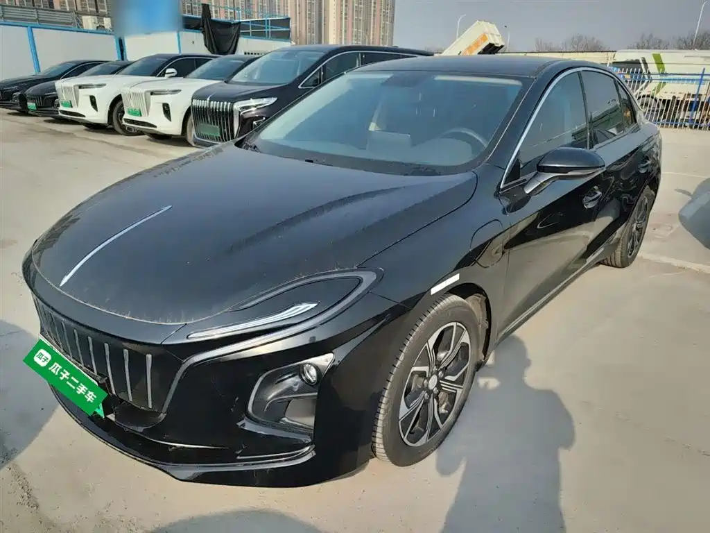 Hongqi E-QM5 2023 Facelift Basic Travel Edition фото 2