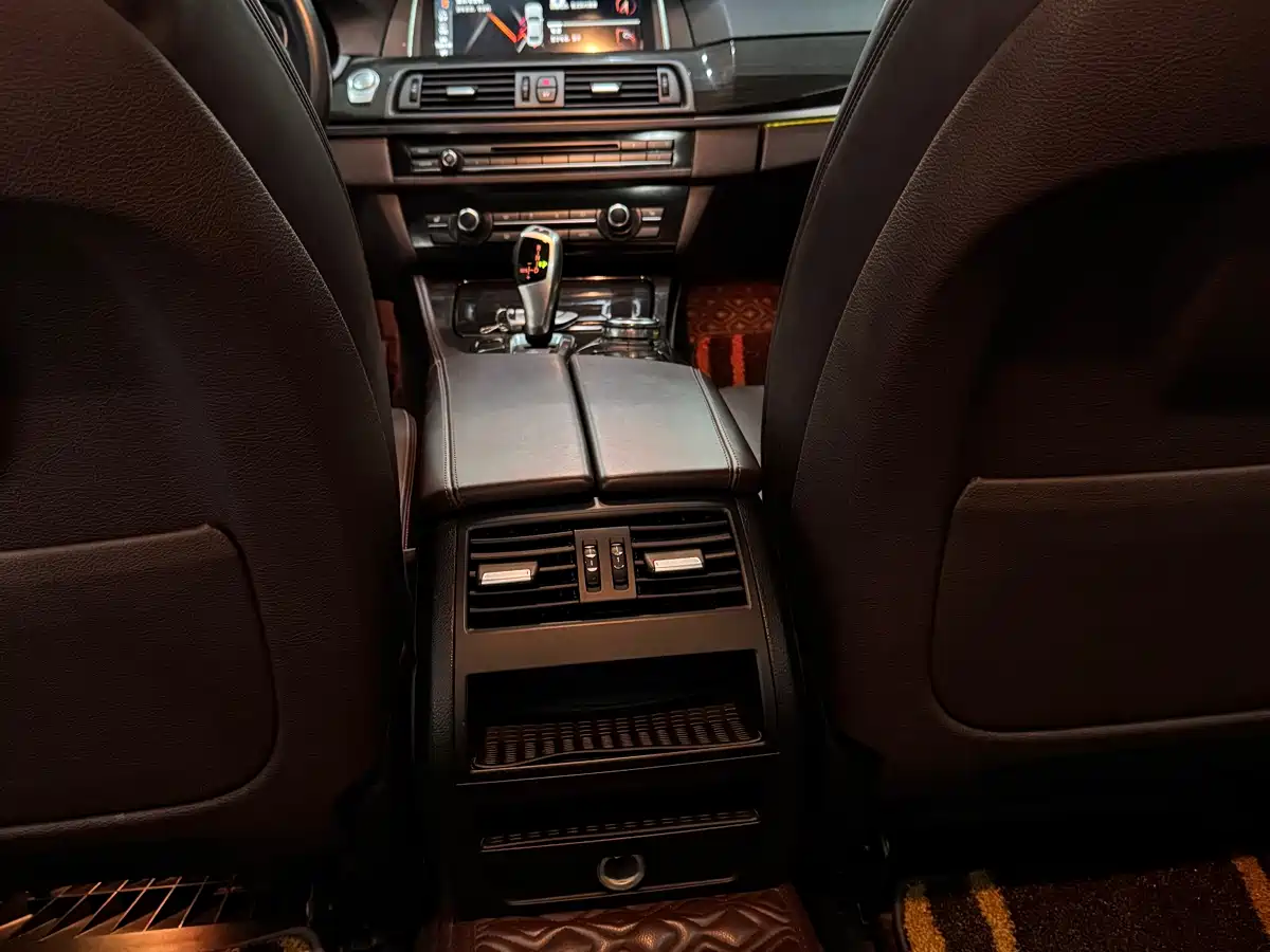 BMW 5 Series 2014 525Li Luxury Design Package фото 13