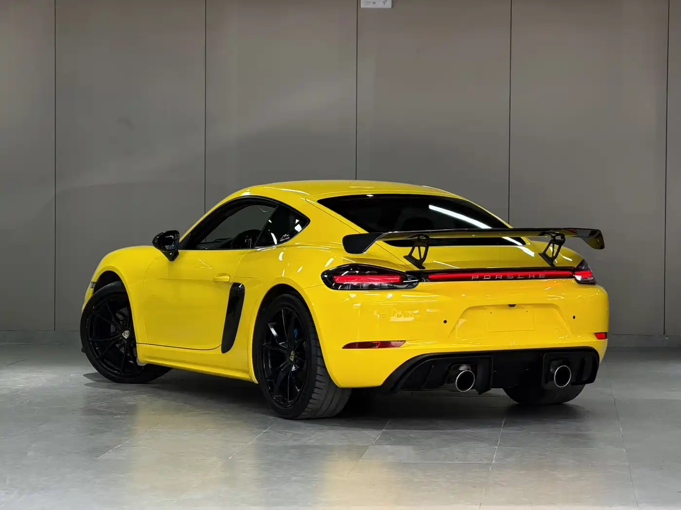 Porsche 718 2018 Cayman 2.0T фото 5