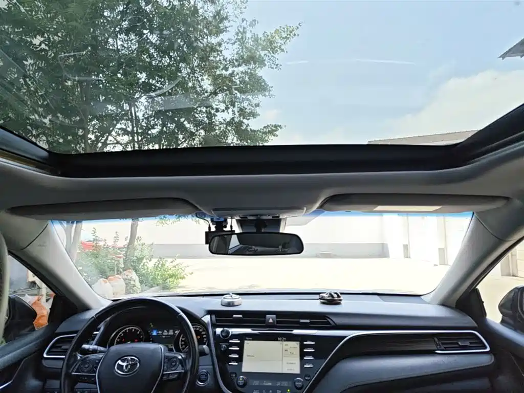 Toyota Camry 2018 2.5G Luxury Edition фото 18