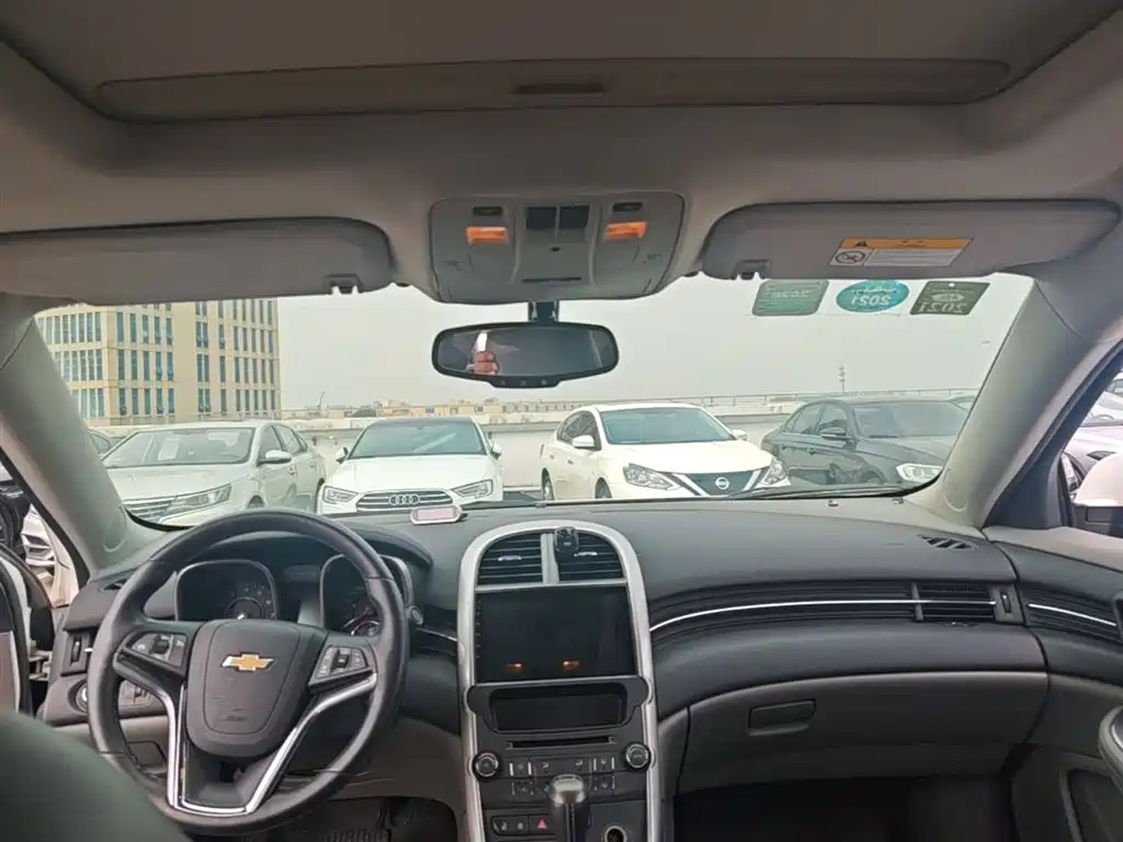 Chevrolet Malibu 2014 2.0L Automatic Luxury фото 18