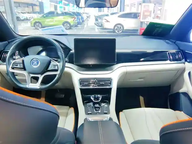 BYD Song PLUS PHEV 2021 DM-i 51KM Honor фото 10