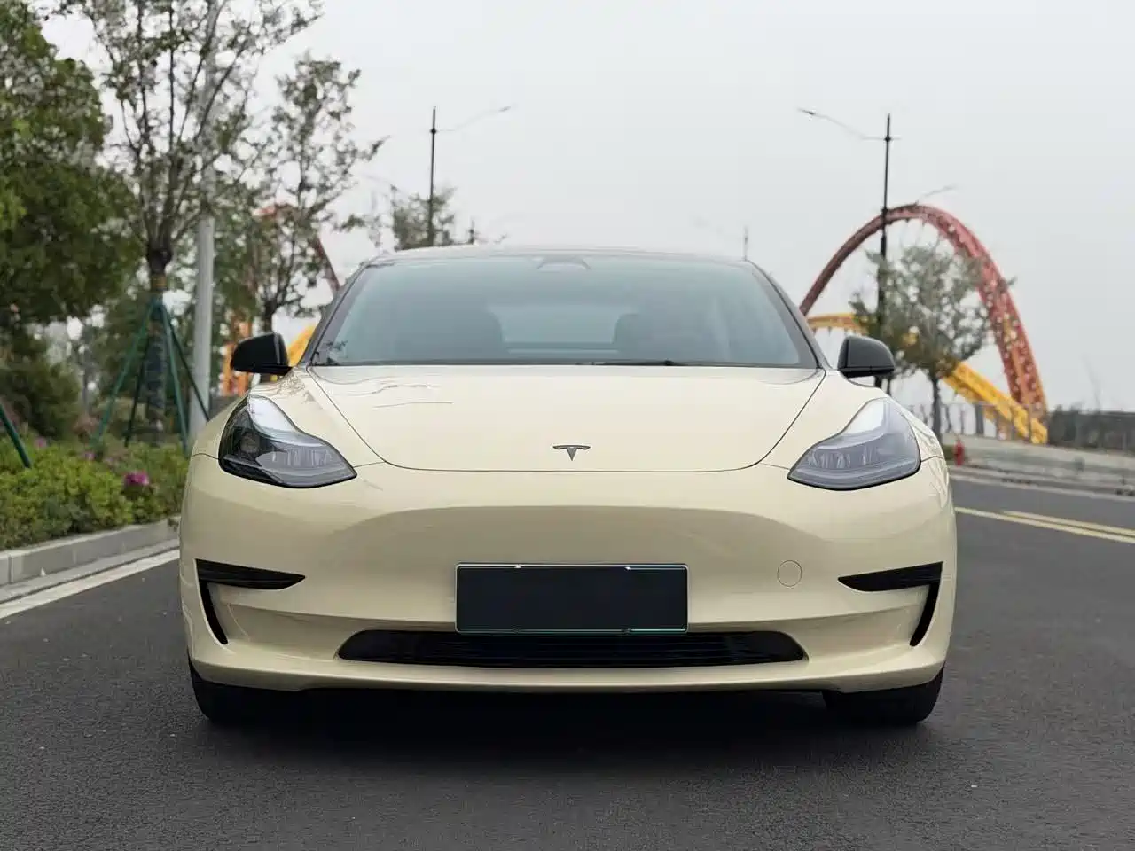 TESLA MODEL 3