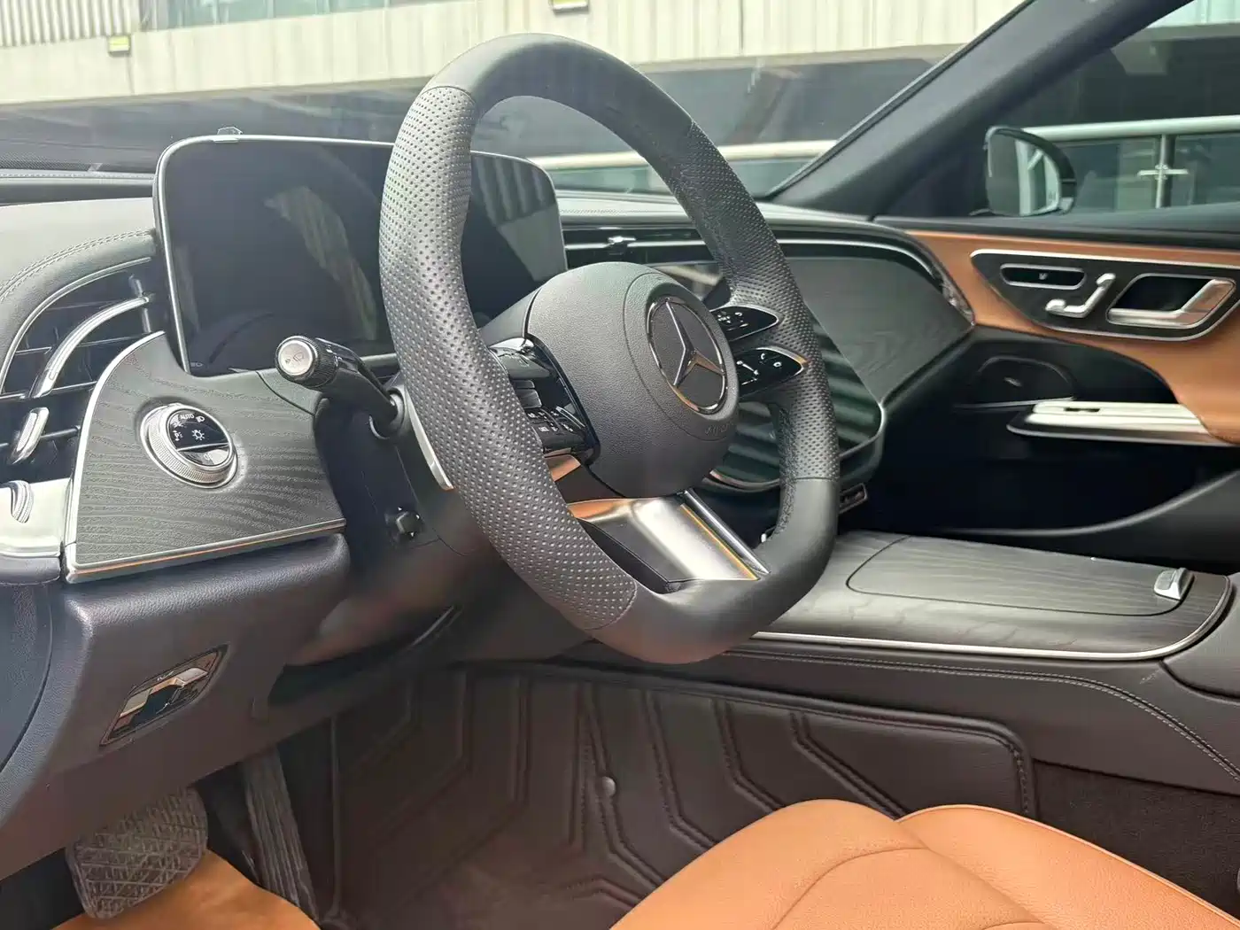Mercedes-Benz E-Class 2024 E 300 L Fashion Sport фото 3