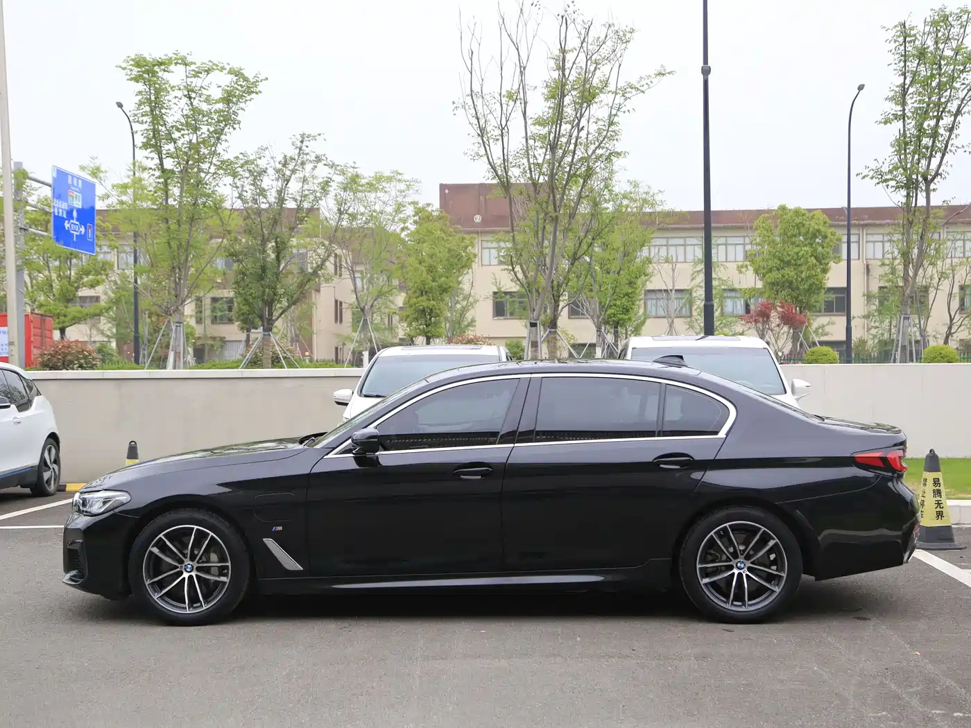 BMW 5 Series New Energy 2021 535Le Pioneer Edition M Sport Package фото 20