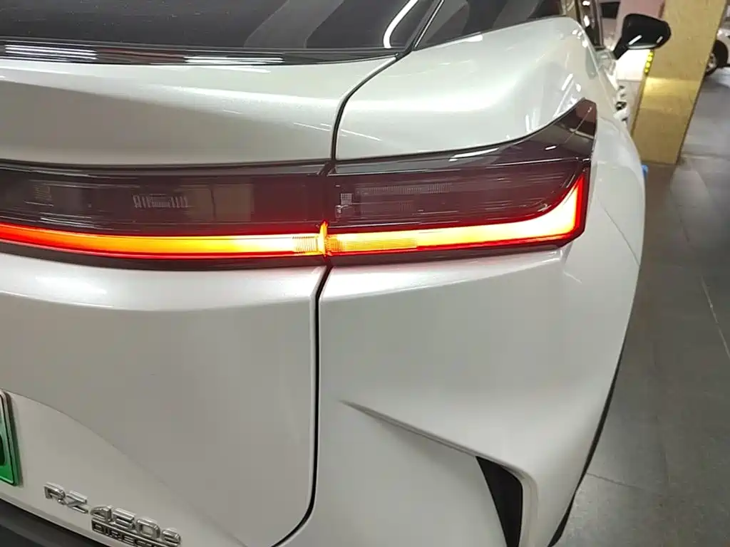 Lexus RZ 2024 2023 450e 4WD Deluxe