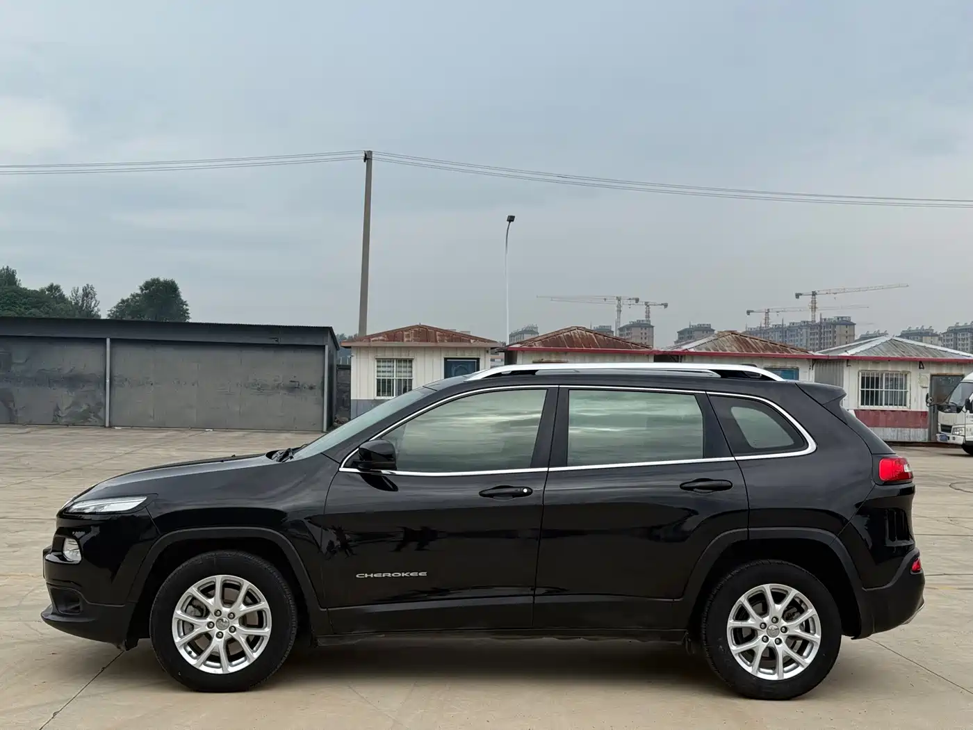 Фото 3 - Jeep Cherokee