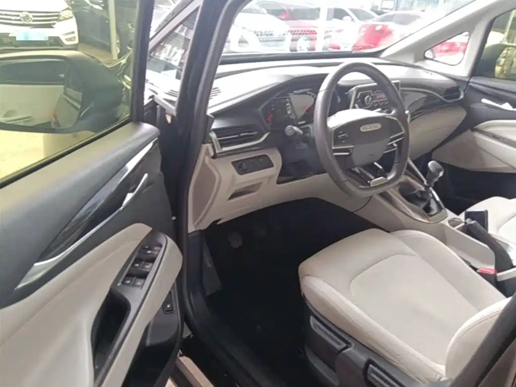 SAIC Maxus Maxus G50 2023 Model 1.5T Manual Joyride B фото 16
