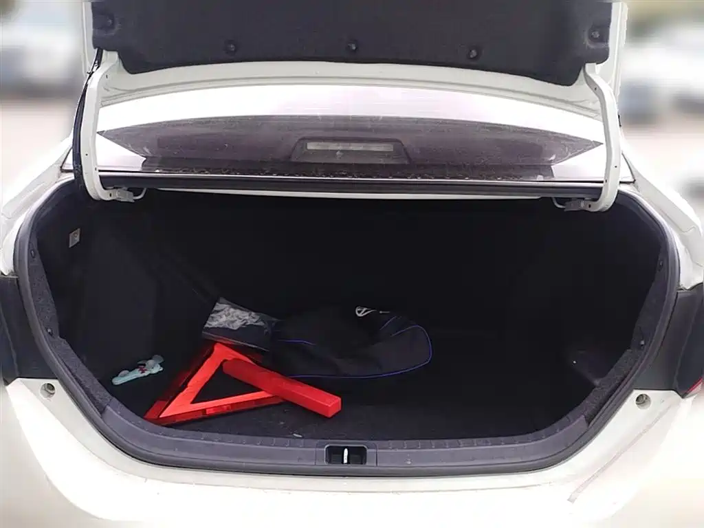 Toyota Levin Twin Engine E+ 2019 1.8PH V E-CVT Luxury Edition фото 10