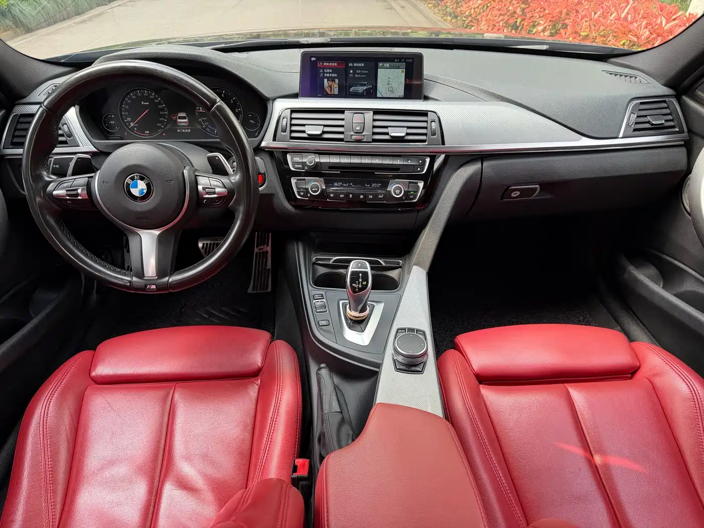 BMW 3 Series 2018 320i M Sport Black Night Edition фото 14
