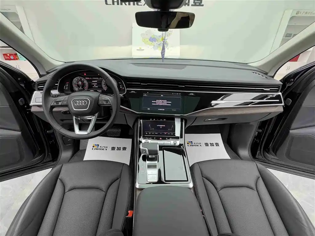 Audi Q7 2023 45 TFSI quattro S line Sport фото 9