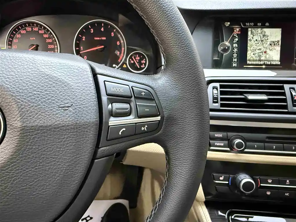 BMW 5 Series 2013 530Li Leadership фото 12