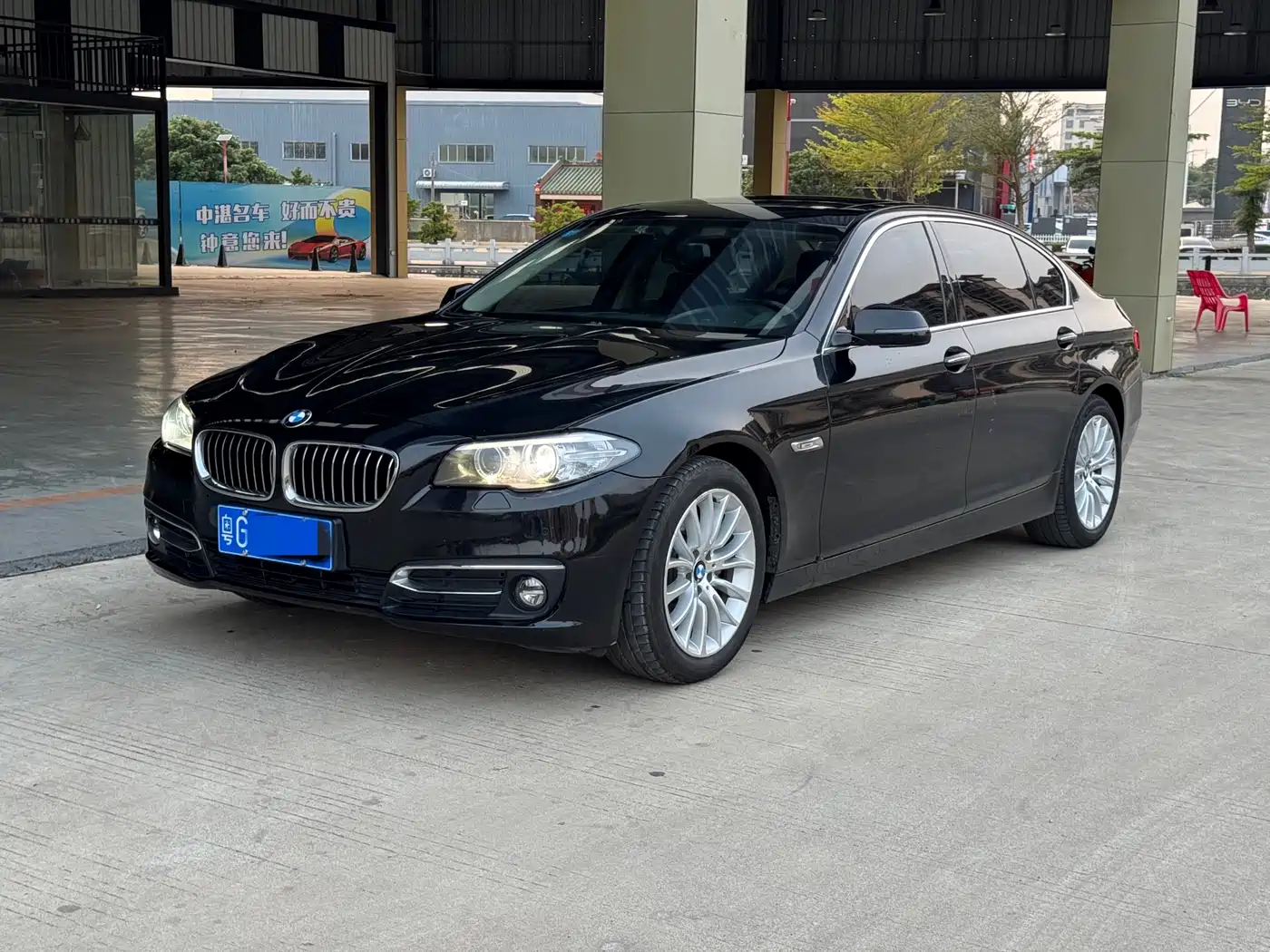 BMW 5 Series 2014 525Li Leading