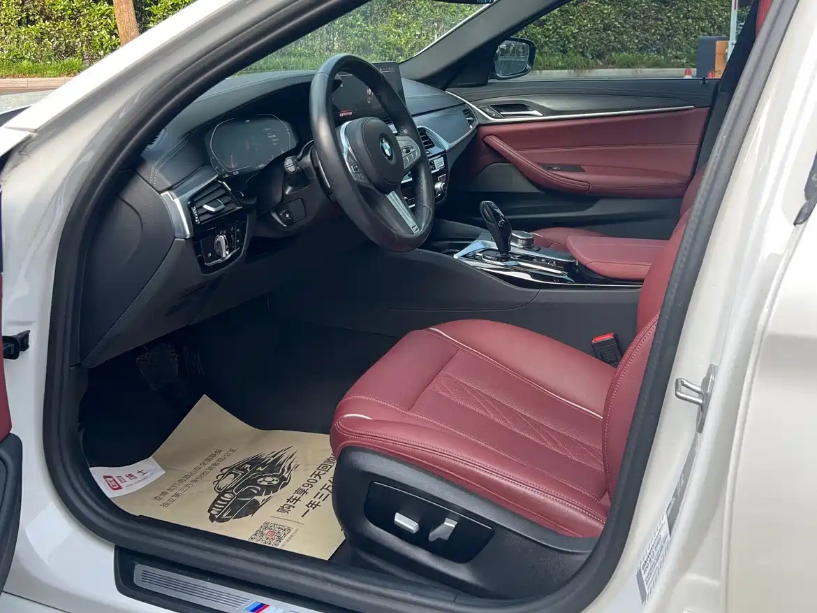 BMW 5 Series 2023 530Li Leading M Sport Package фото 4
