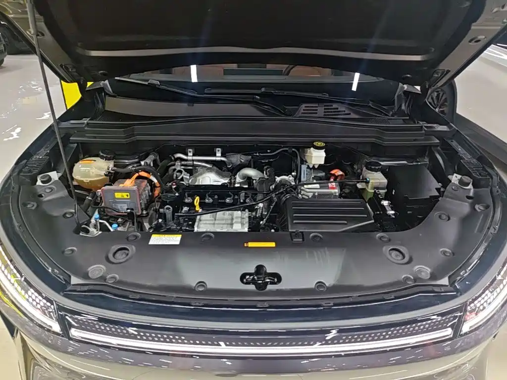 Dongfeng Aeolus L8 2025 2025 Plug-in Hybrid