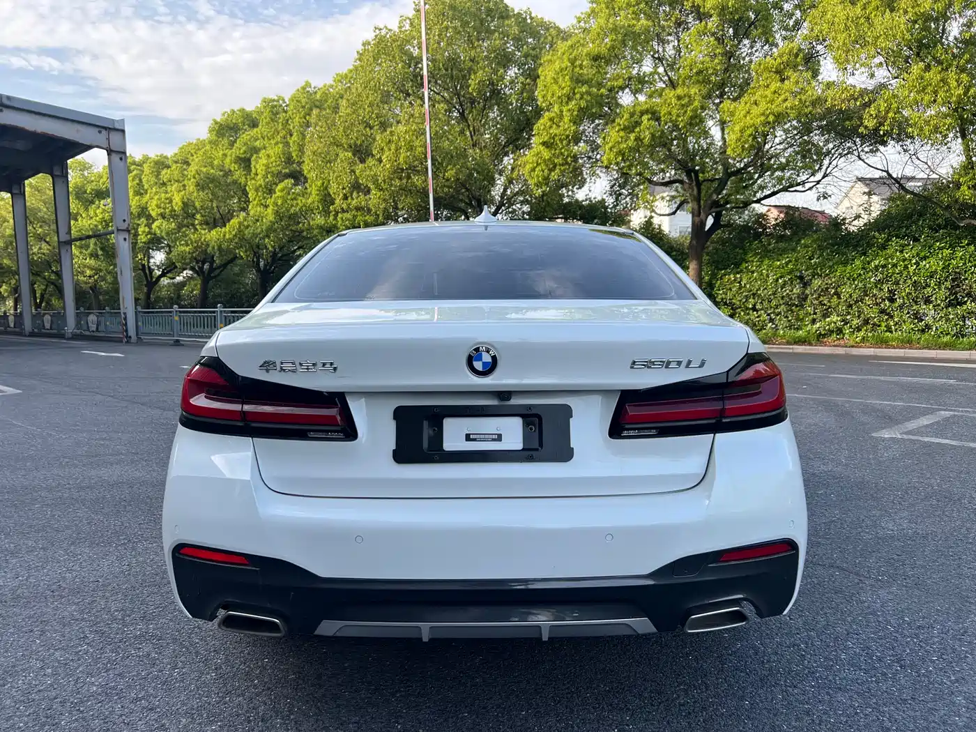 BMW 5 Series 2023 530Li Leading M Sport Package фото 9