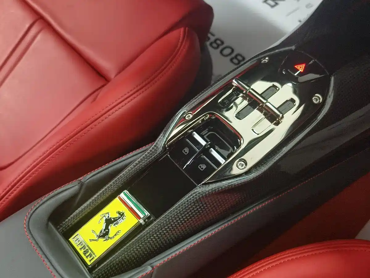 Ferrari SF90 2021 2020 3.9T V8 Stradale