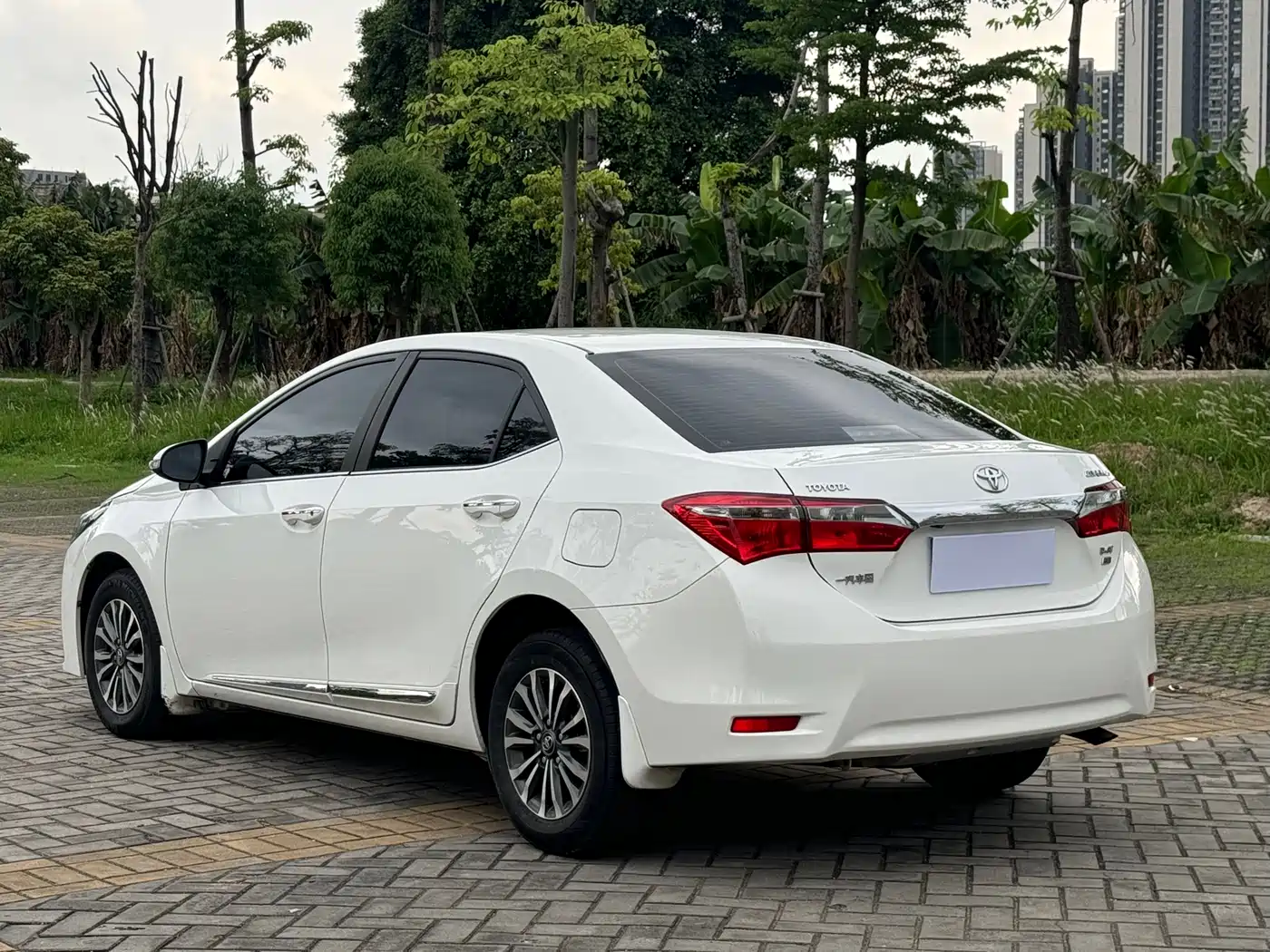 Toyota Corolla 2017 Facelift 1.2T S-CVT GL-i фото 14