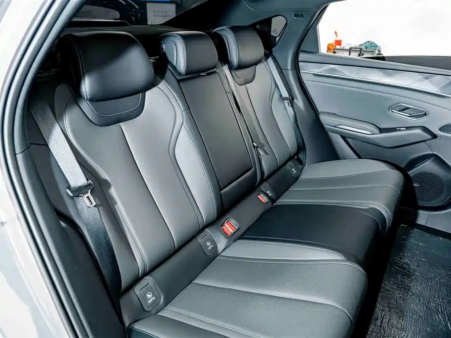 BYD Qin L 2026 2026 Model DM-i 210KM Superior Edition
