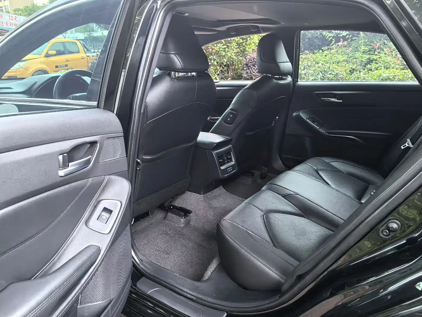 Toyota Avalon 2023 2.5L Luxury Edition фото 6
