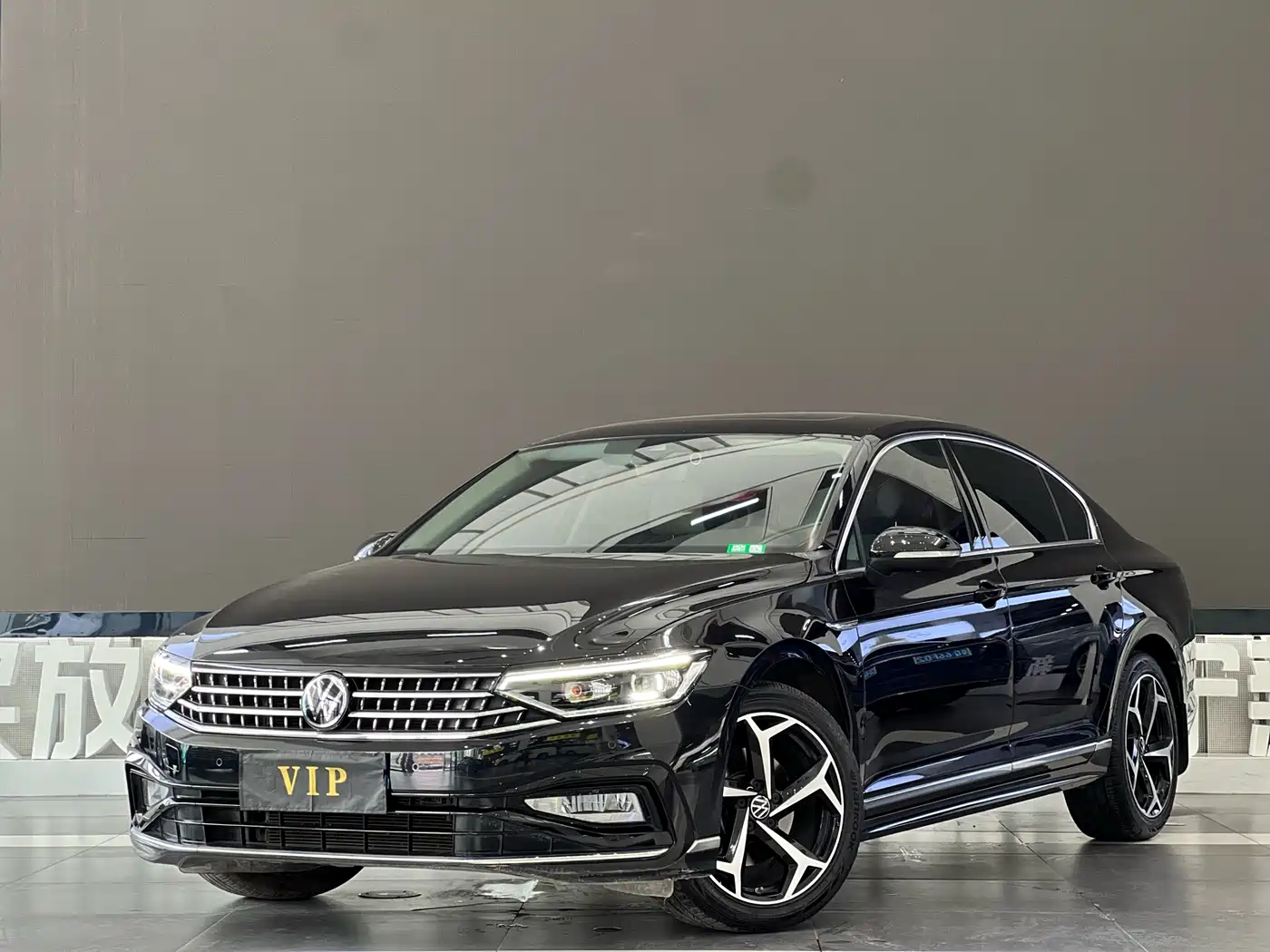 Volkswagen Magotan 2023 Model 2 Million Commemorative Edition 330TSI DSG Luxury