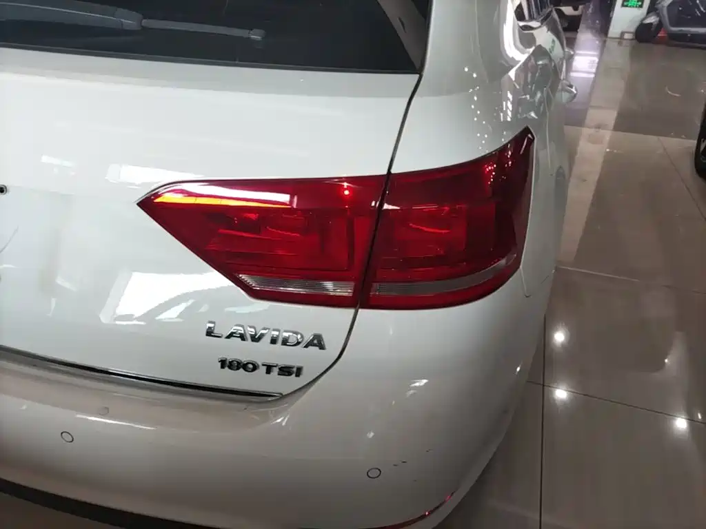 Volkswagen Lavida Tour 2018 2017 180TSI DSG Comfort Edition