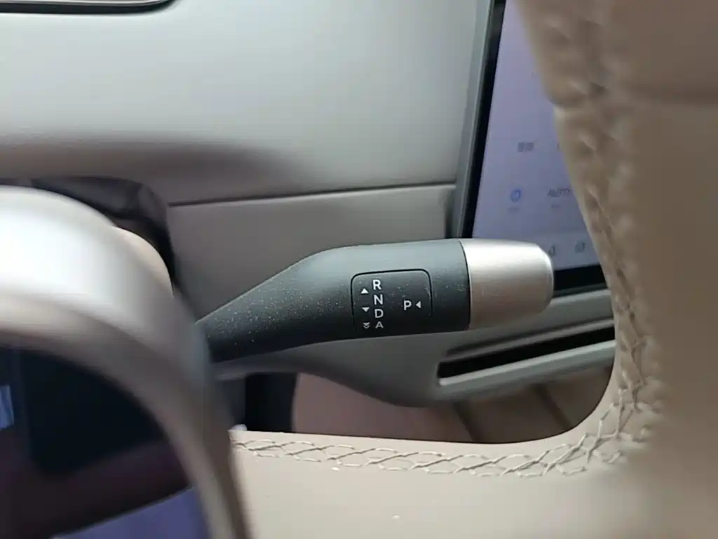 Li Auto i6 2026 2025 4WD Base Model