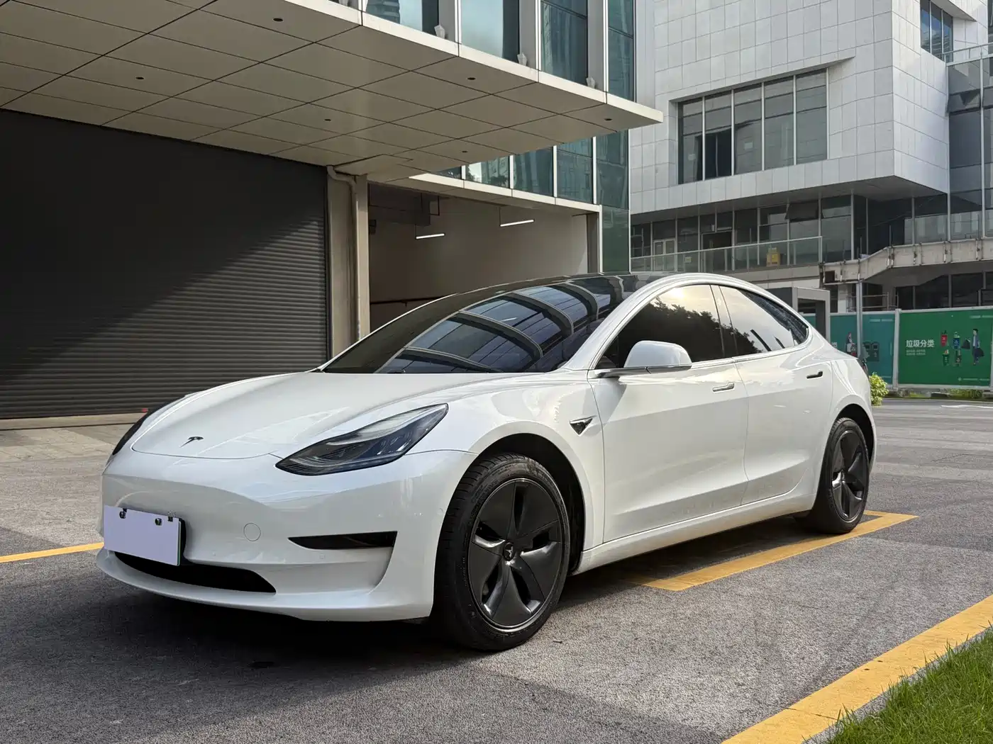 Tesla Model 3 2020 Standard Range Rear-Wheel Drive Upgrade