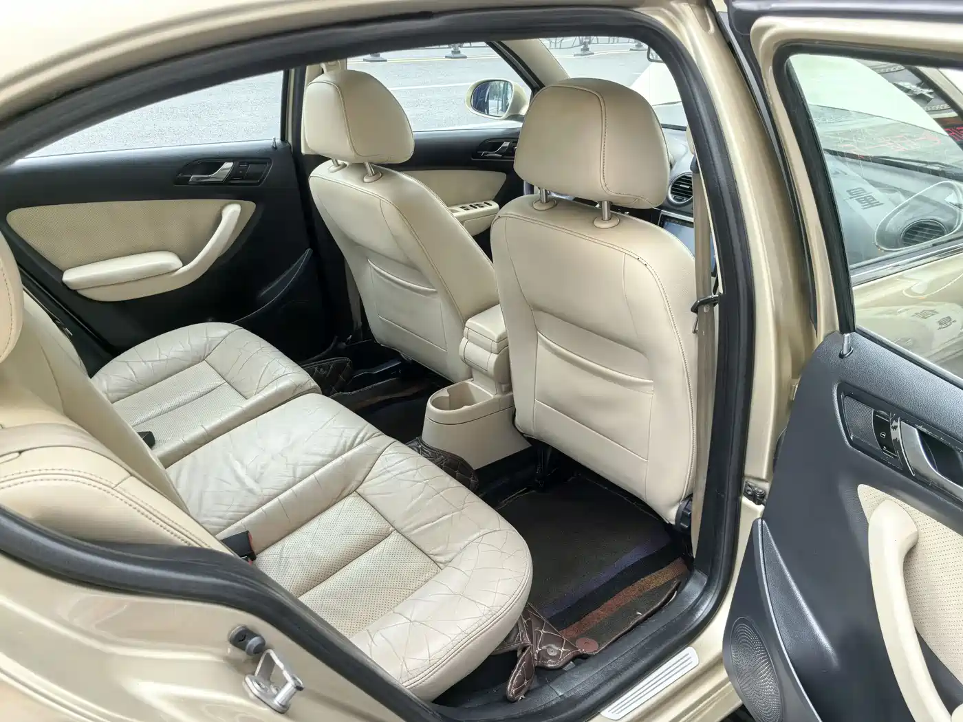 Volkswagen Lavida 2011 1.4TSI DSG Pinya Edition фото 15