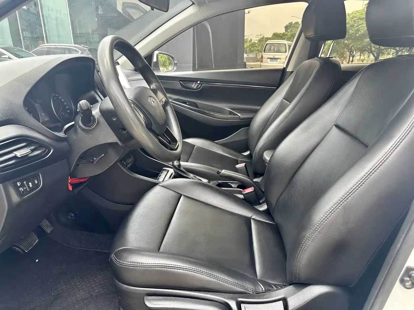 Hyundai Elantra 2018 1.6L Auto Joy GL (China V) фото 4